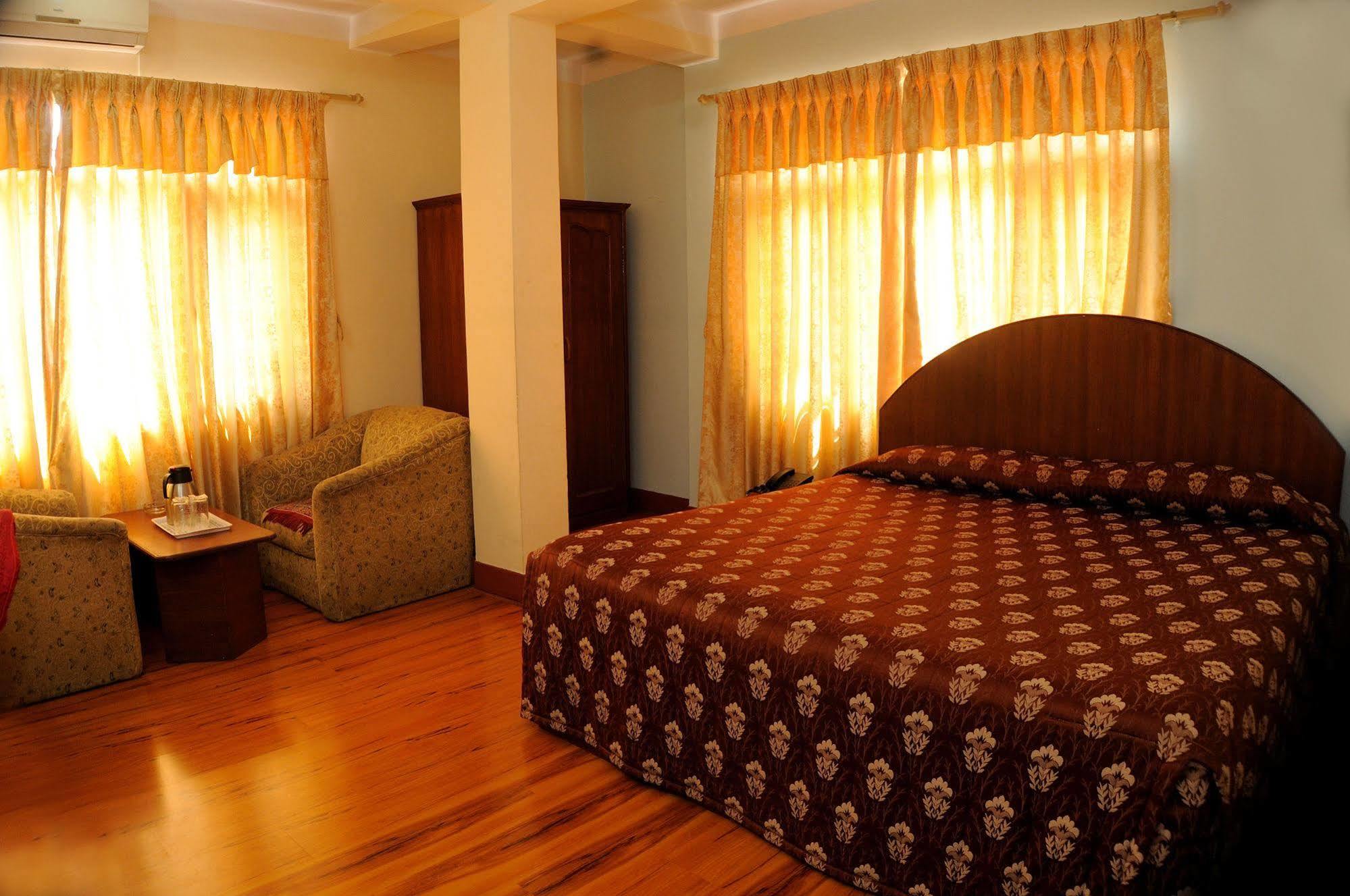 Hotel Brihaspati Kathmandu Ngoại thất bức ảnh